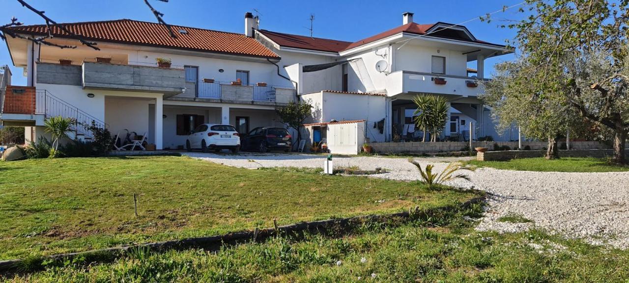 Casa Vacanze Cerreto 3 Miglianico Екстер'єр фото